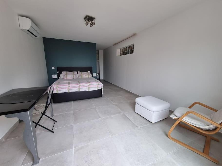 Maison A St Mitre Saint-Mitre-les-Remparts Экстерьер фото